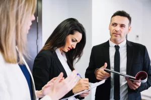 Careo de testigos y expertos en el arbitraje